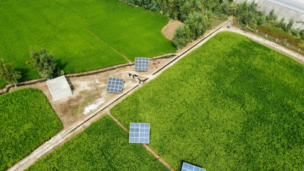 Usina solar fornecendo energia renovável para consumidores empresariais